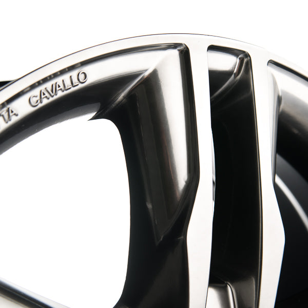 Barzetta Cavallo Hyperblack till paketbil